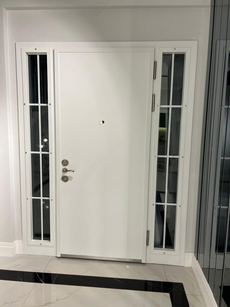 Beyaz Villa Kapısı AVNG-013