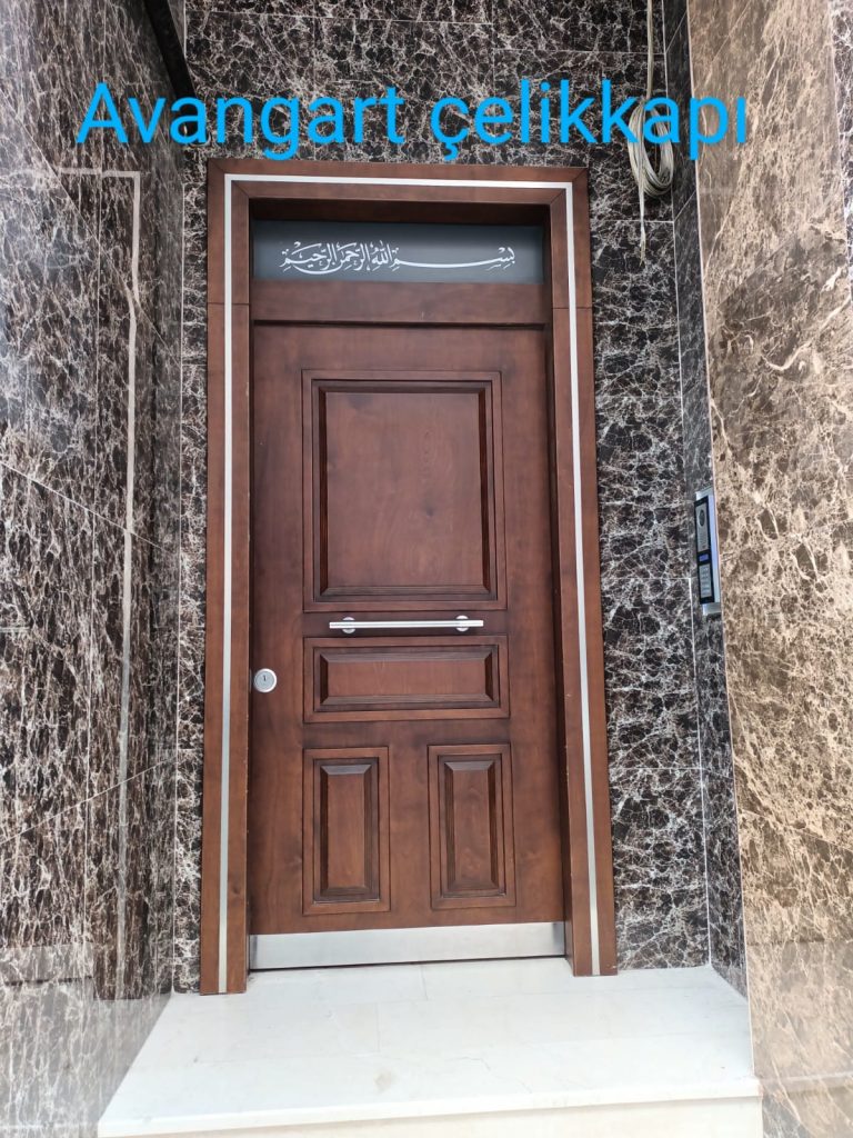 Koyu Kahverengi Ahşap Villa Kapısı AVNG-084